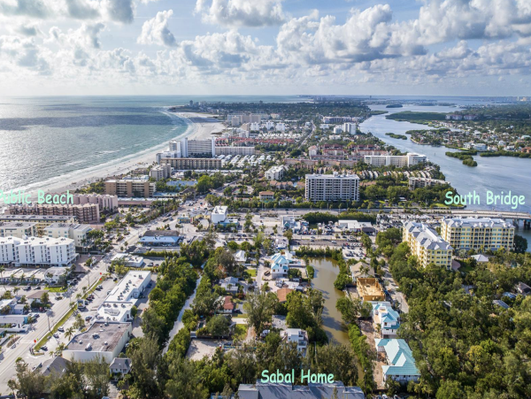 Luxurious Vacation Pool Home in Siesta Key 5 min walk to beach